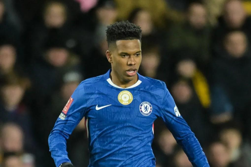 开云Kaiyun官网入口-埃斯特旺：家人和其他俱乐部有接触，但真正吸引我的是切尔西