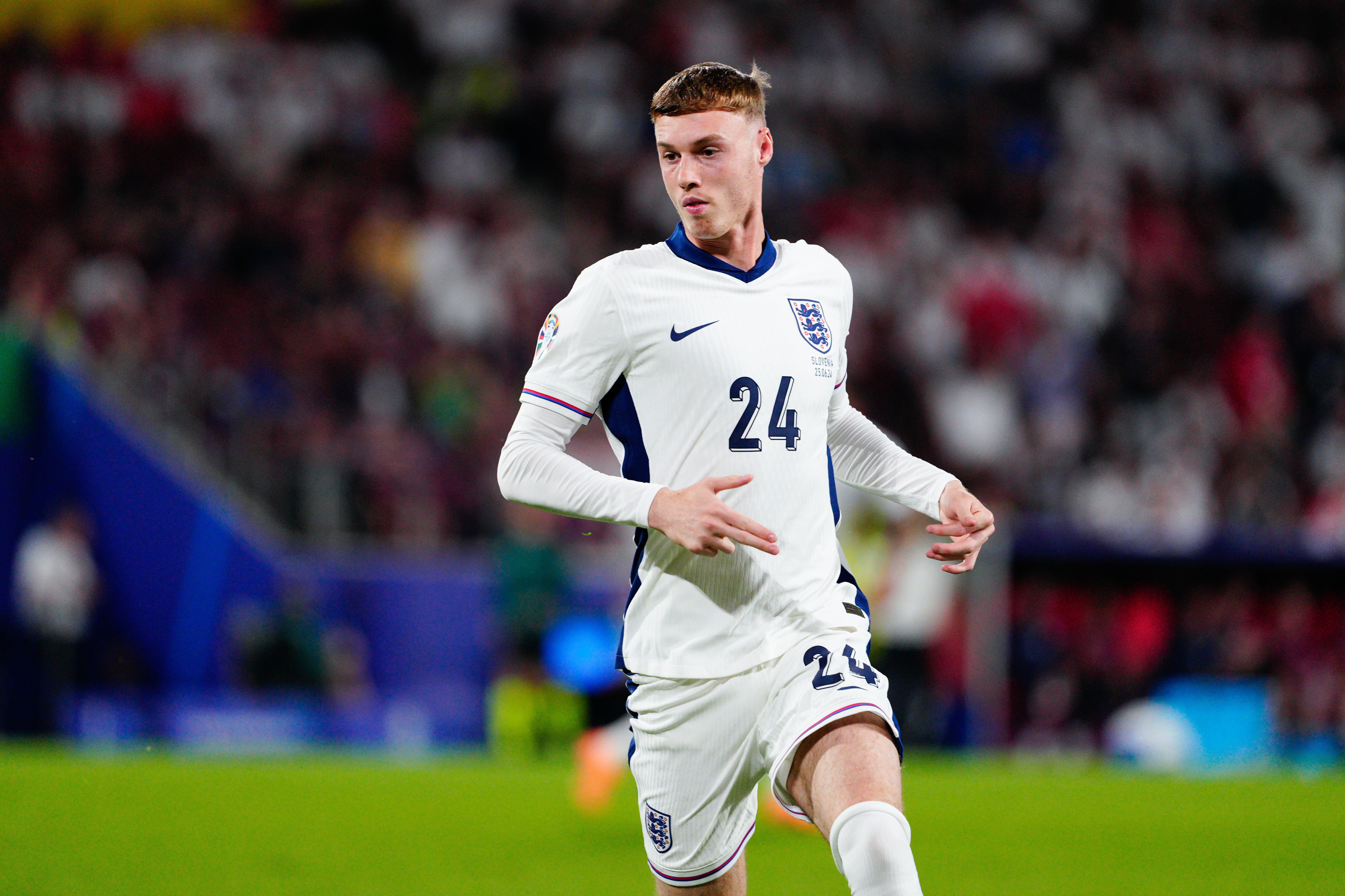 开云体育官网-电讯报英格兰球员评分：本·怀特、梅努、帕尔默、福登4分最低